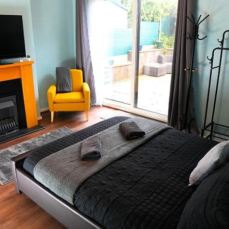 Detached Homestay - Super, King & Double Rooms - Leyland, Preston, Chorley, Lancashire Eksteriør billede