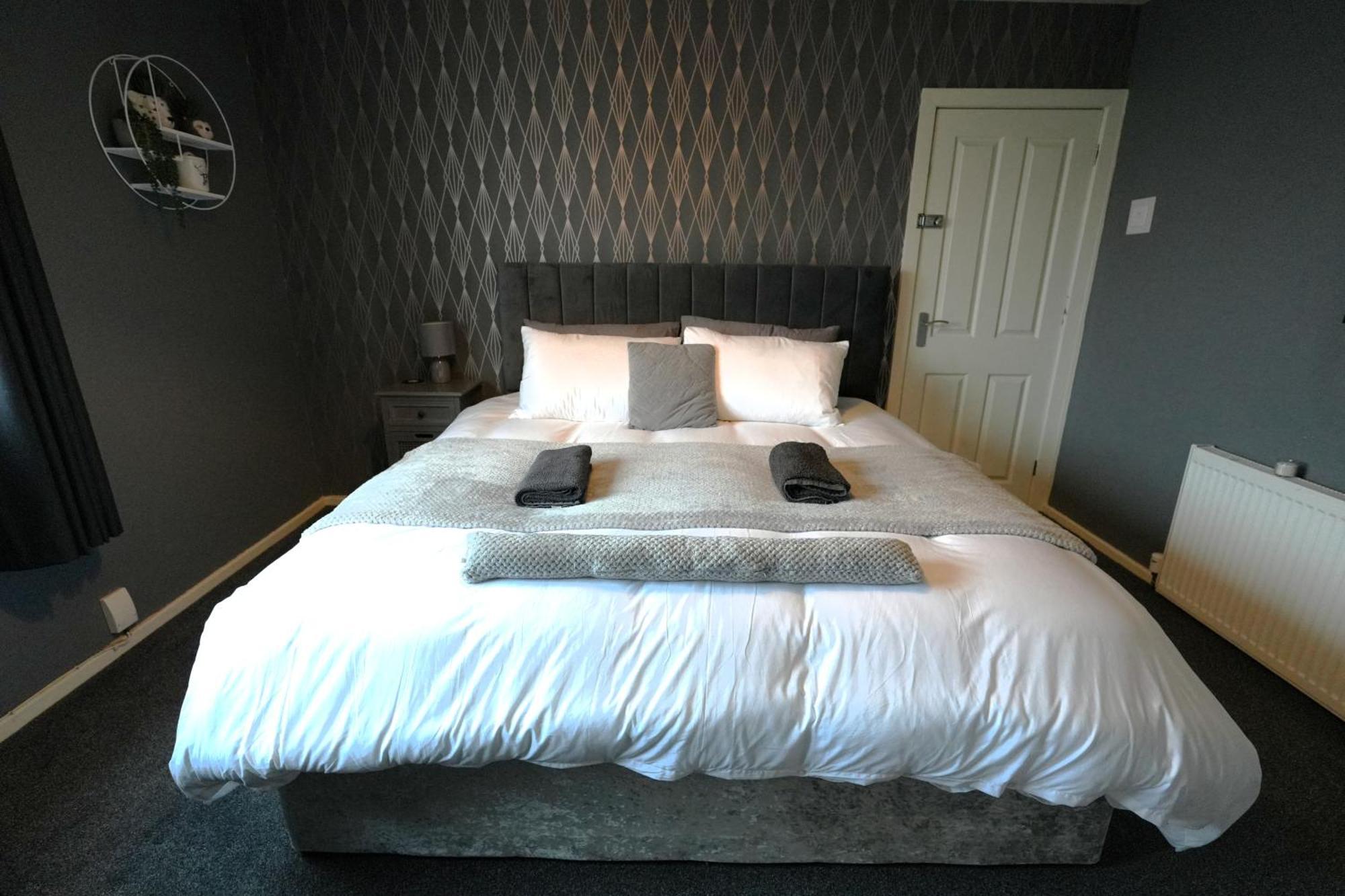 Detached Homestay - Super, King & Double Rooms - Leyland, Preston, Chorley, Lancashire Eksteriør billede