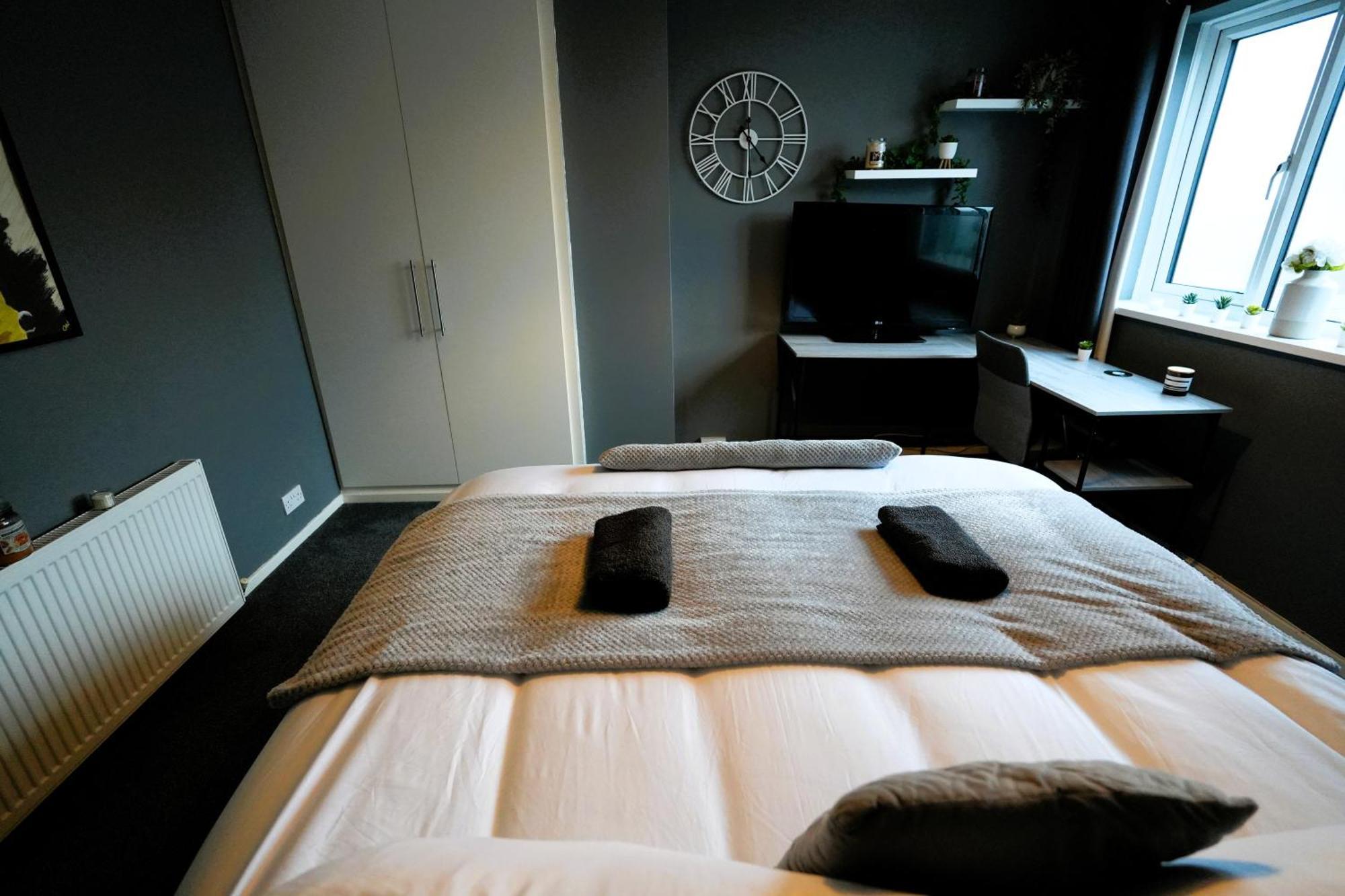 Detached Homestay - Super, King & Double Rooms - Leyland, Preston, Chorley, Lancashire Eksteriør billede