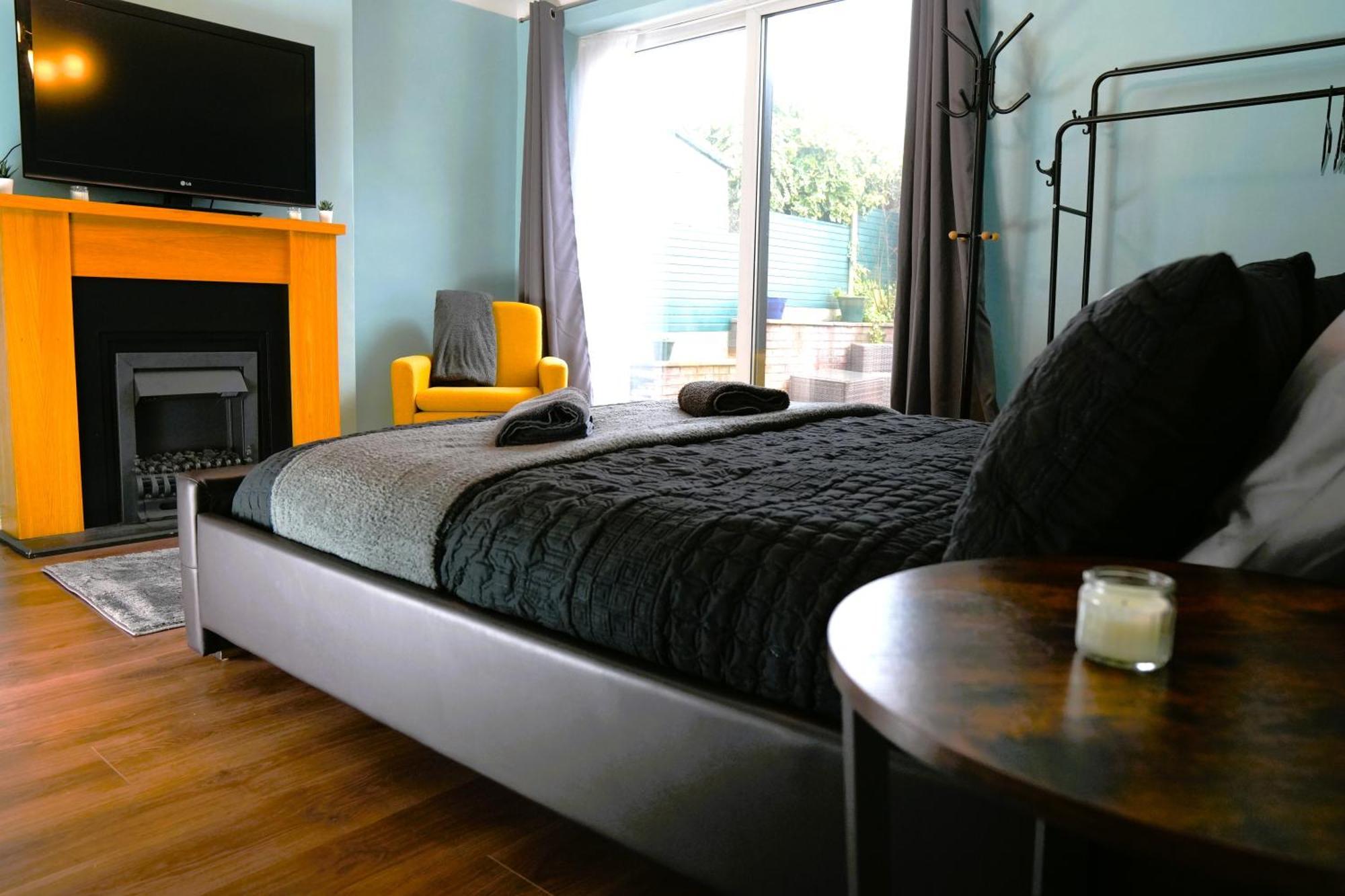 Detached Homestay - Super, King & Double Rooms - Leyland, Preston, Chorley, Lancashire Eksteriør billede