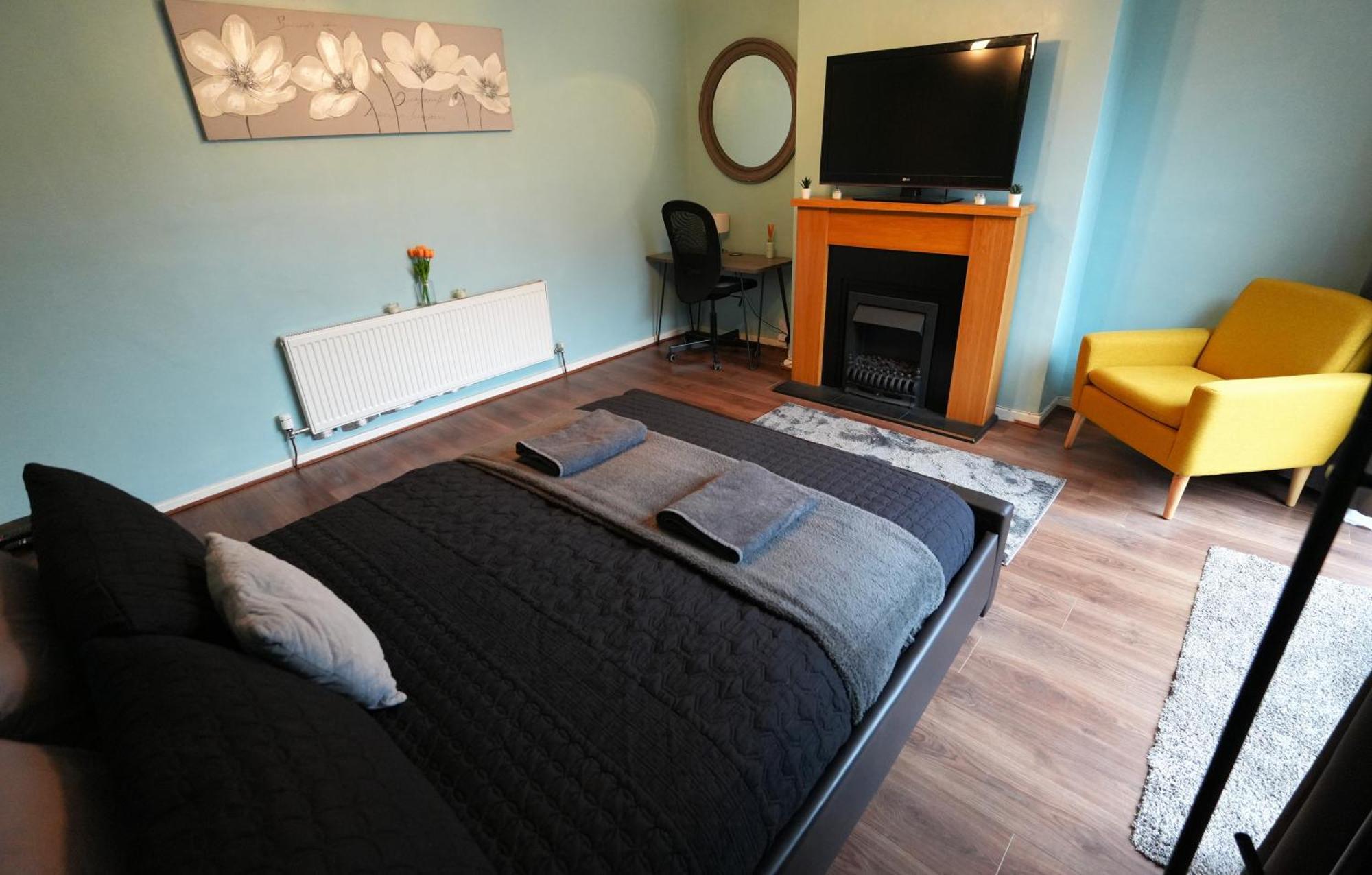 Detached Homestay - Super, King & Double Rooms - Leyland, Preston, Chorley, Lancashire Eksteriør billede