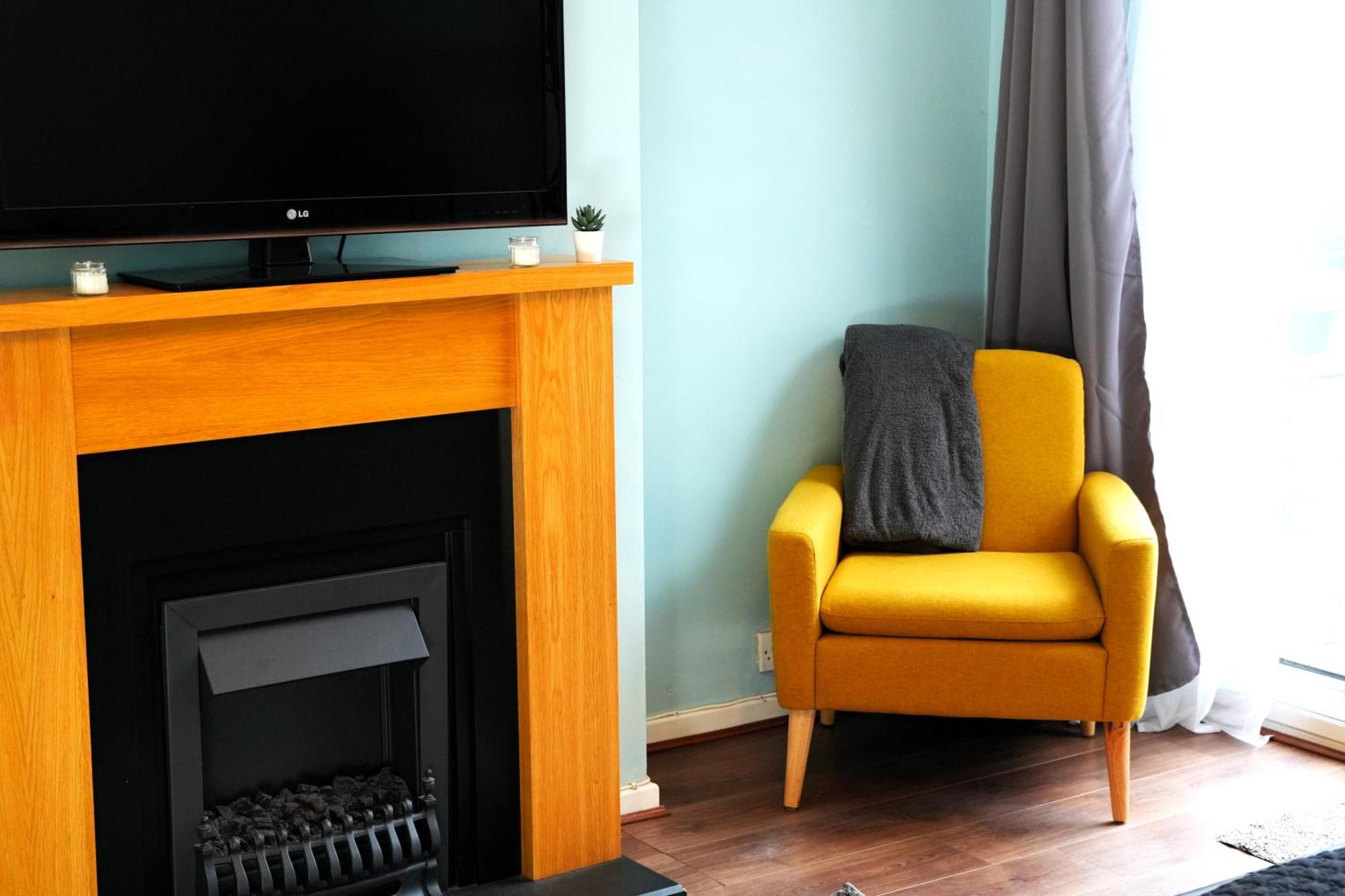 Detached Homestay - Super, King & Double Rooms - Leyland, Preston, Chorley, Lancashire Eksteriør billede