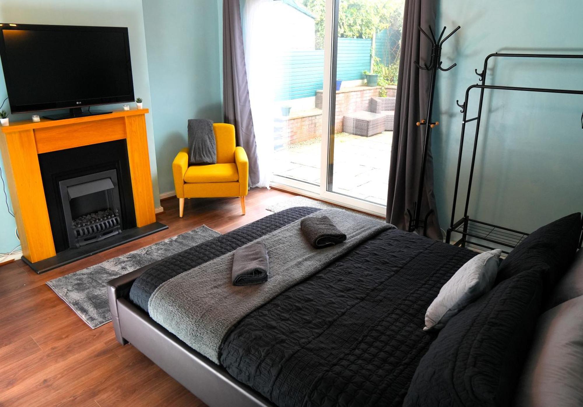 Detached Homestay - Super, King & Double Rooms - Leyland, Preston, Chorley, Lancashire Eksteriør billede